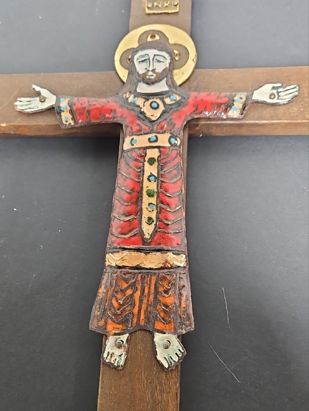 Vintage Wall Crucifix Wood Metal Corpus Hand Painted Brass Accents - Picture 3 of 9